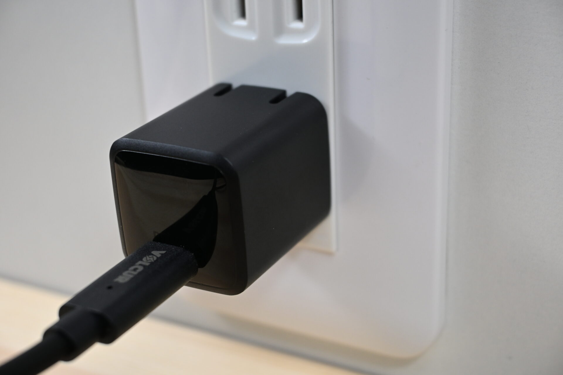 GaN充電器は壊れやすい?夏に故障が増える本当の理由と正しい選び方