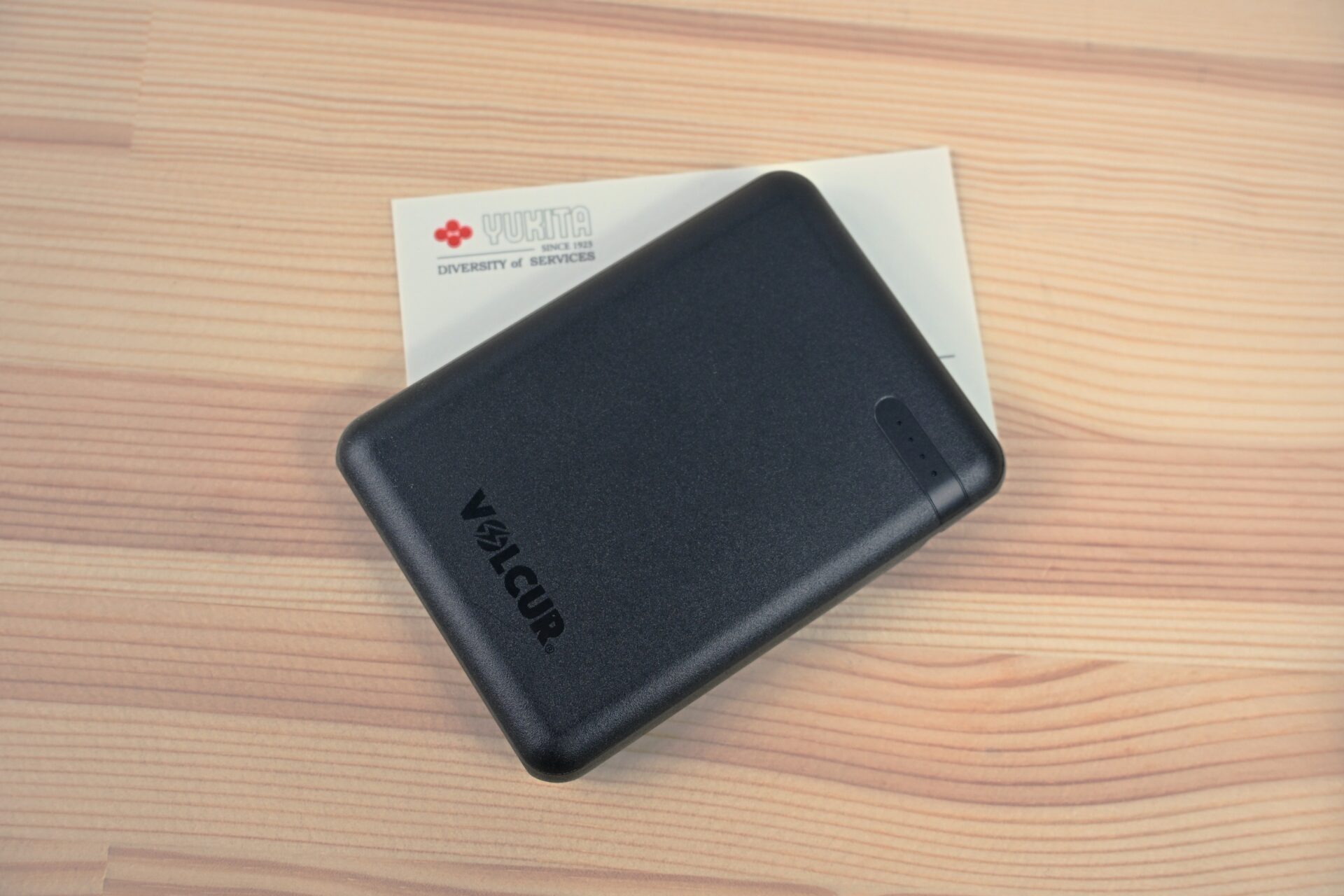 【実測レビュー】VOLCURモバイルバッテリーG-PB05 (5,000mAh)でiPhoneは何回充電できる?